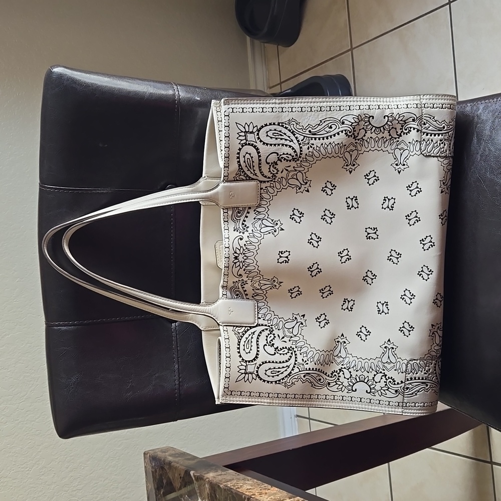 Tory Burch Cream Tote with Intricate Design - Picture 2 of 8